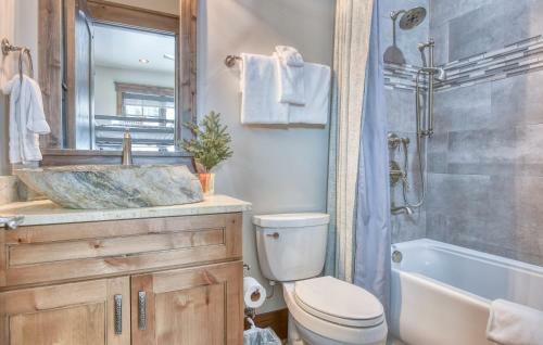 Stunning 5br Shock Hill Mansion- Steps To Gondola!