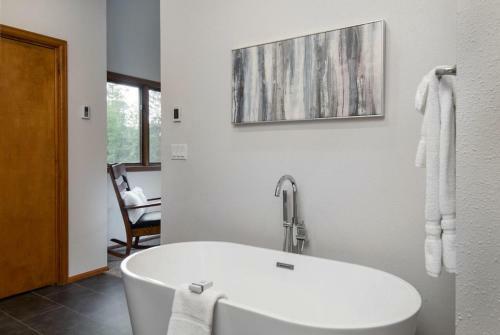 Summit Haven Home Hot Tub Stylish New Remodel