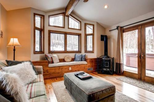 Bear Mountain Chalet