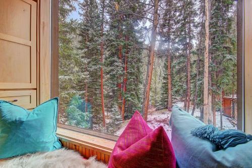 Riverhaus Home