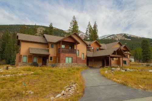 Viking Vista Retreat