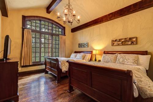 Gold King Retreat
