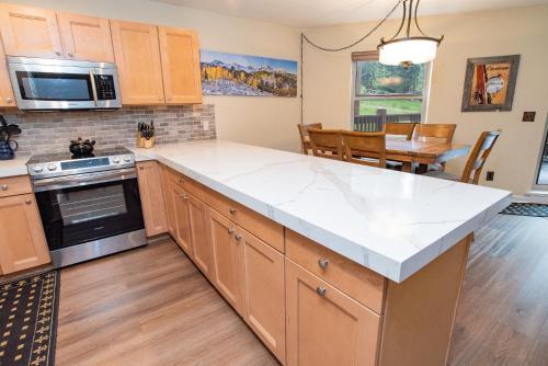 Tyra Summit A1a Ski In Out Great Amenities