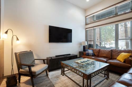 2 Bdr Winter Point: Close To Skiing, Hiking & Town