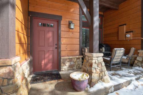 2 Bdr Winter Point: Close To Skiing, Hiking & Town