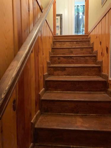 Villa Mountain Retreat Rancher In Cascade Co
