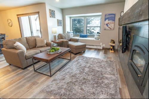 Longbranch 202 Condo Excellent Location Remodeled