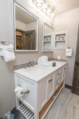 Longbranch 202 Condo Excellent Location Remodeled