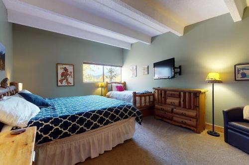 Summit House East 308