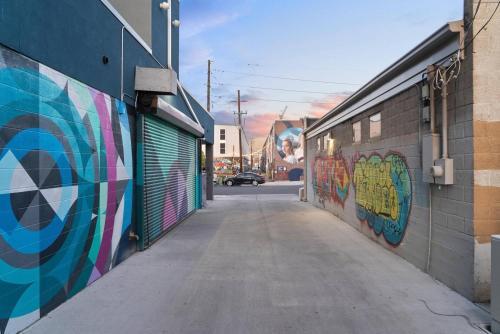 Modern Rustic Oasis In Rino District! Sleeps 6!
