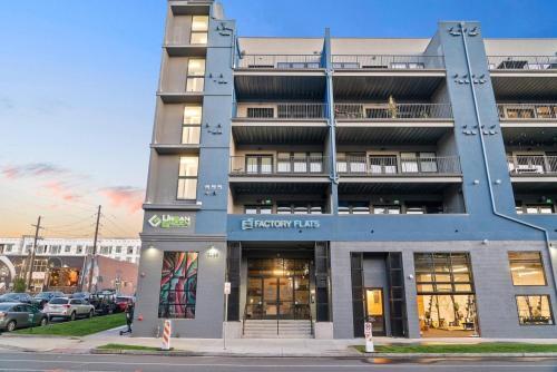New Stunning Modern Loft In Rino! Walk Everywhere!