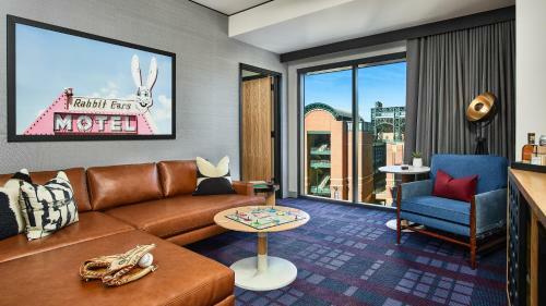 The Rally Hotel At Mcgregor Square