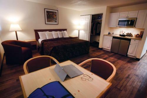 Hotel Spanish Trails Inn And Suites