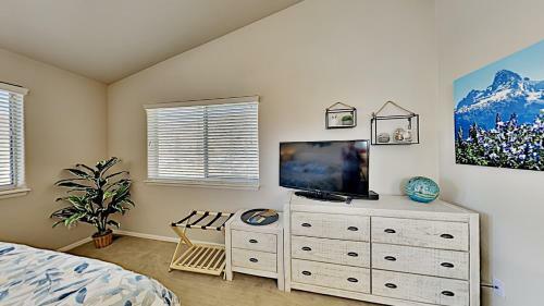 33 Corinthian Circle Home