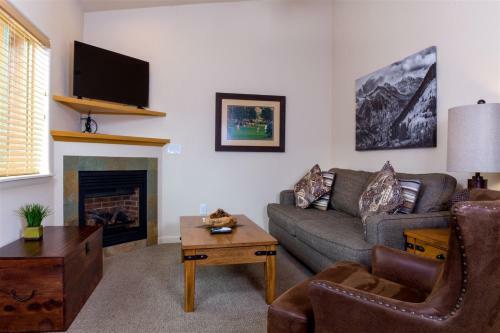 Unit 146 Longs Peak Upper Level