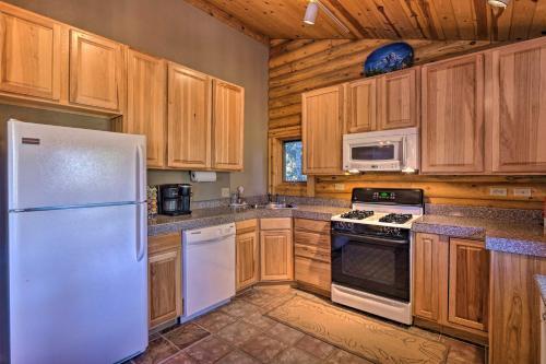 Quiet Mountain Cabin With Deck Hike, Fish, Ski
