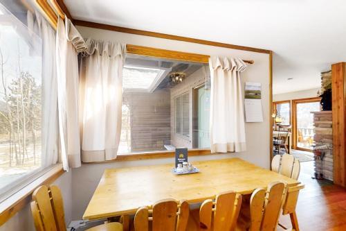 Longs Peak Lookout Cabin