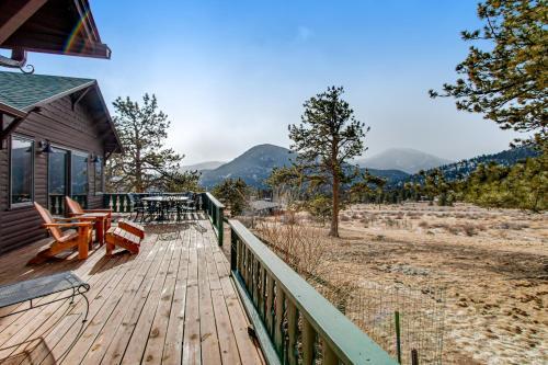 Longs Peak Lookout Cabin