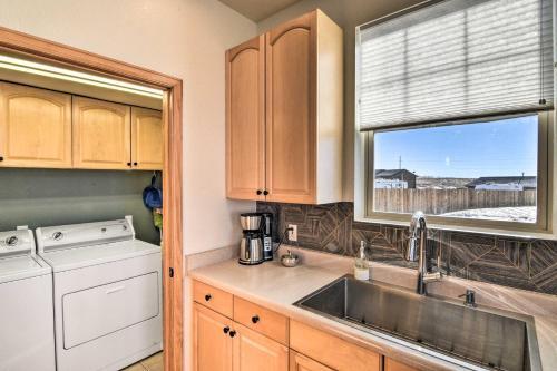 Modern Mountain Home With View 1 Mi To Downtown
