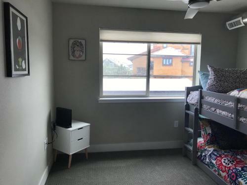 Classy Townhome Near Old Town, Breweries, & River!