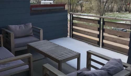 Classy Townhome Near Old Town, Breweries, & River!