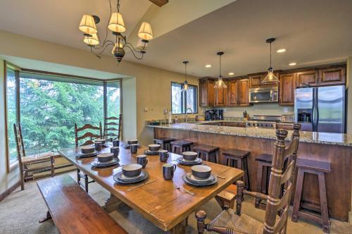 Sprawling Fraser Cabin With Hot Tub, Deck And Wifi!