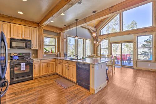 Secluded Cabin With Views 8 Mi To Winter Park!