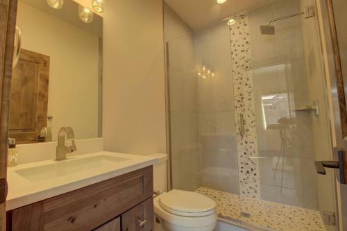 5th Ave Unit 2 Studio Townhouse