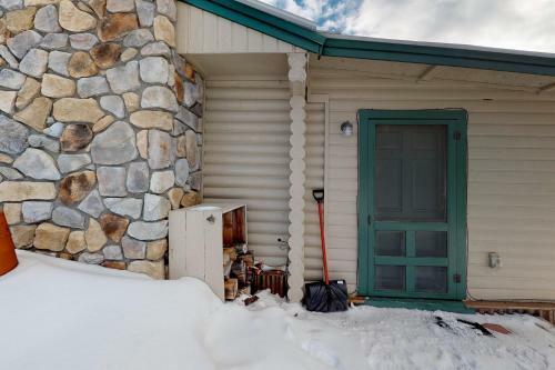 Grand Lake Cabin Escape