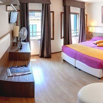 Hotel Zecchini(.)