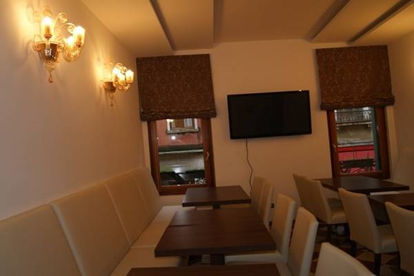 Hotel Zecchini(.)