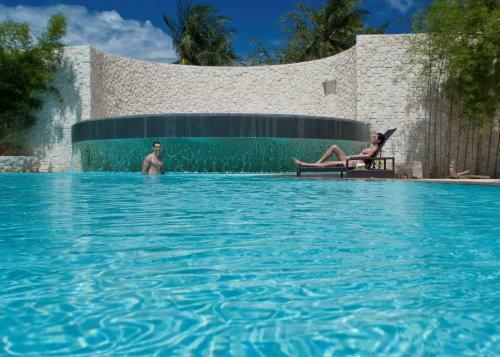 Hotel Maribago Bluewater Beach Resort