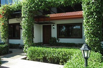 Hotel The Suites At Mount Malarayat