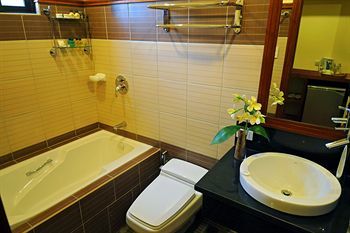Hotel The Suites At Mount Malarayat