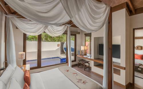 Hotel Crimson Beach Resort & Spa - Mactan Island, Cebu