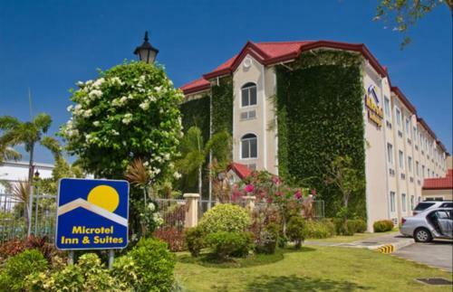 Hotel Microtel By Wyndham Sto. Tomas