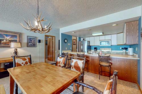 Lakefront Living