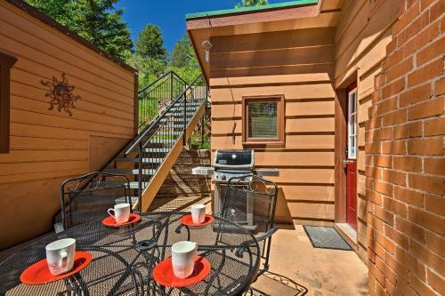 Cozy Rocky Mountain Retreat Near Pikes Peak!