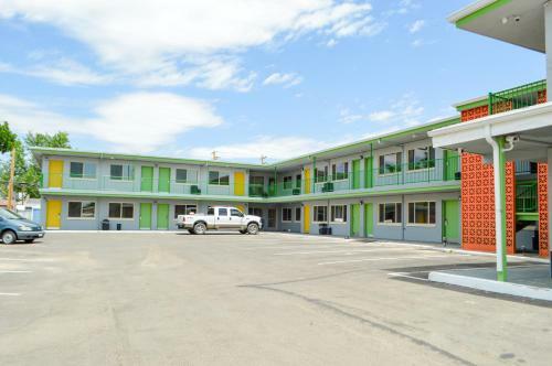 Hotel Greeley University Inn/ Greeley Inn