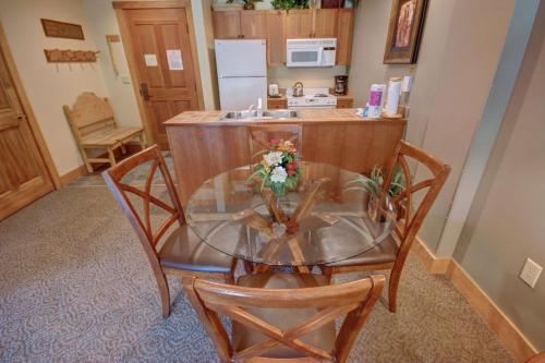 Red Hawk Lodge 2210