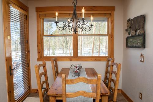 Apartamento 8750 Trappers Crossing Condo