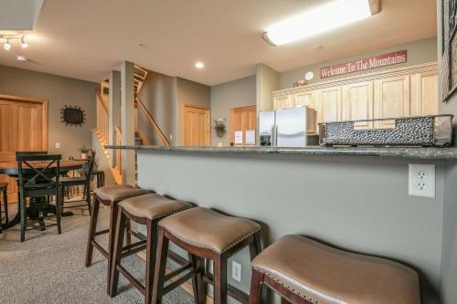 Gateway Lodge 5091