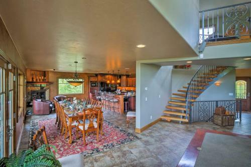 Lostberry Ranch - Gorgeous Co Mountain Home