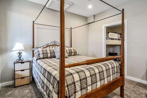 2br Mountain Dream Suite, Lake Views