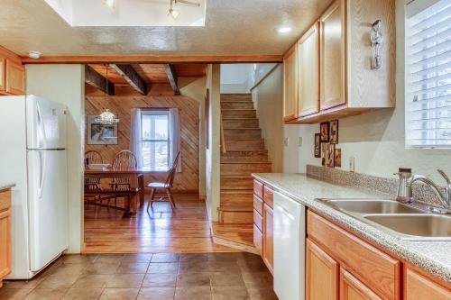 Split Pine Cabin