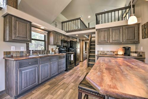 Roomy Pagosa Springs Tiny Cabin 1mi Downtown