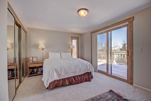 1250 Willow Grove Townhouse