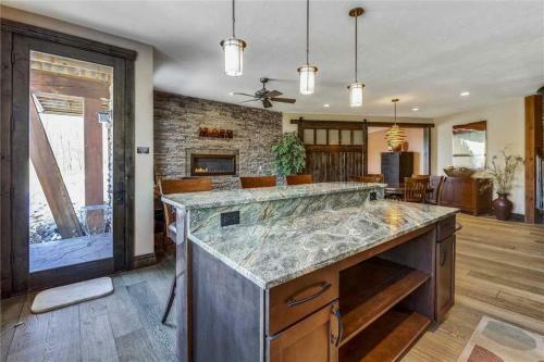 Summit Vista Home