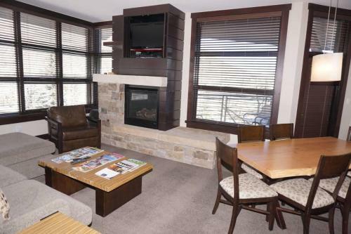 120 Carriage Way 2205