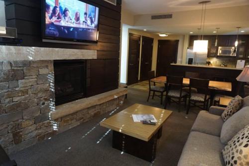 120 Carriage Way #2204